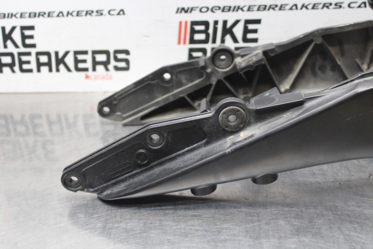 06-07 SUZUKI GSXR 600 FRONT SUBFRAME SUB FRAME BB822