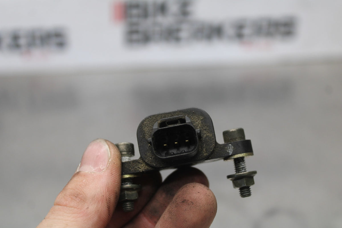 04-05 KAWASAKI NINJA ZX10R TIP OVER BANK ANGLE CRASH SENSOR SWITCH BB931