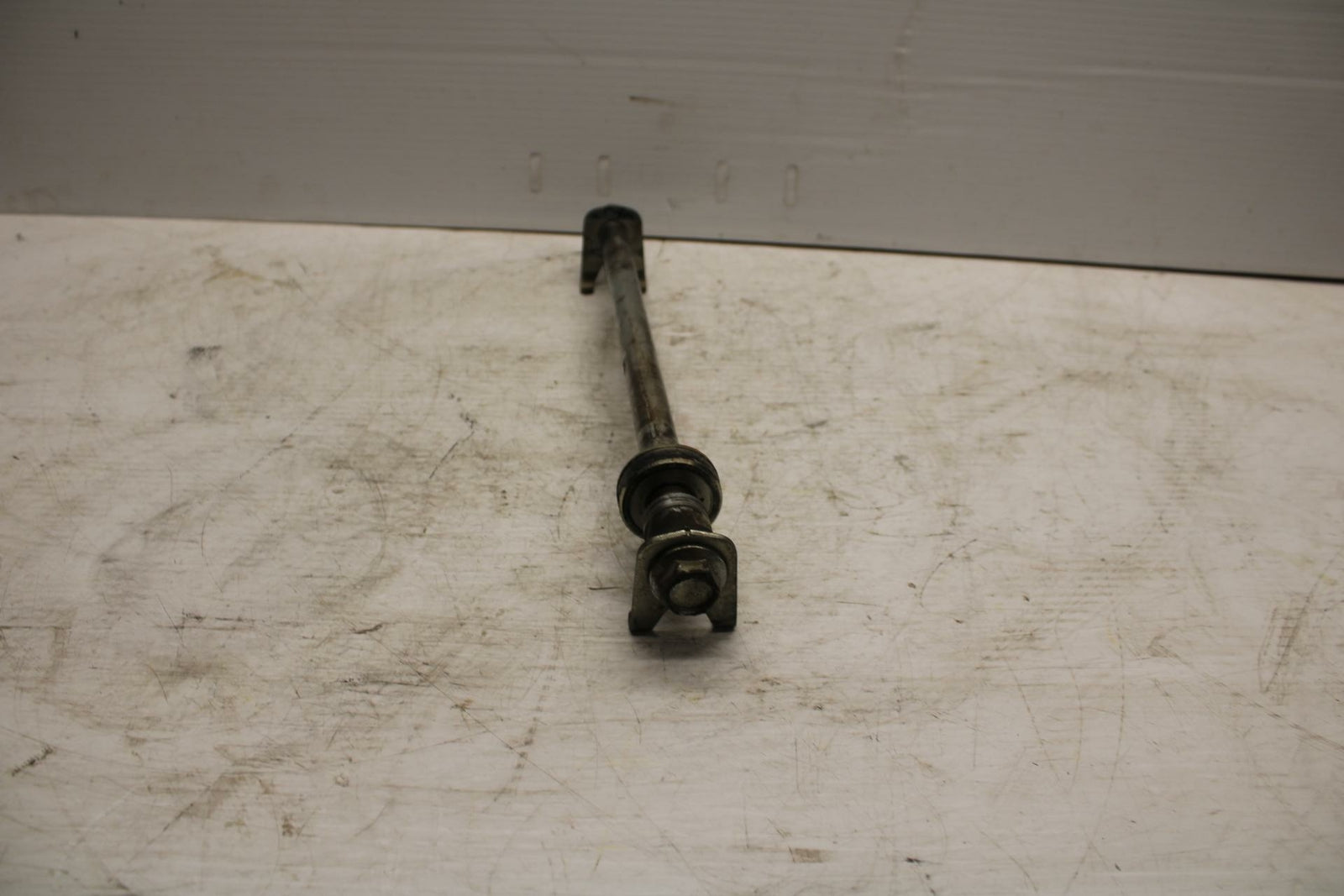 09 YAMAHA FZ6 REAR AXLE BACK WHEEL RIM PIVOT BOLT AXEL BB295