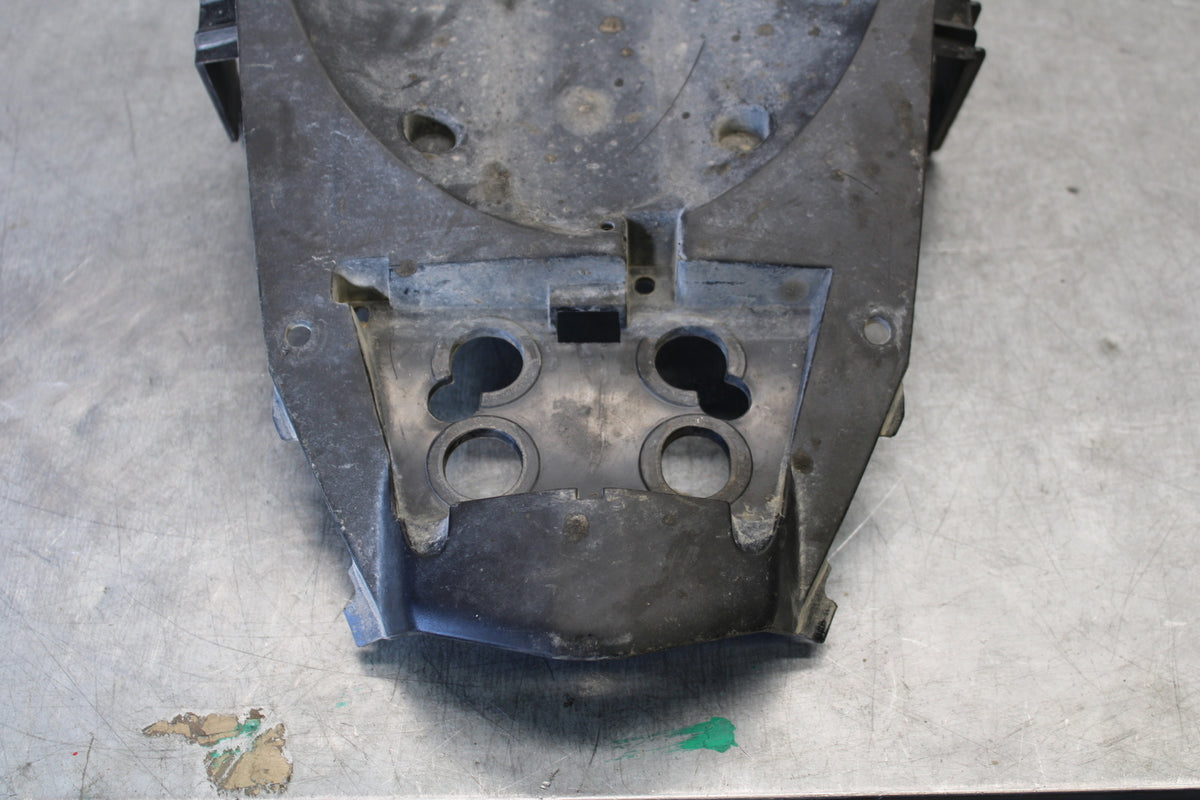 09-15 YAMAHA FZ6R REAR BACK TAIL UNDERTAIL BATTERY TRAY PLASTIC BB686