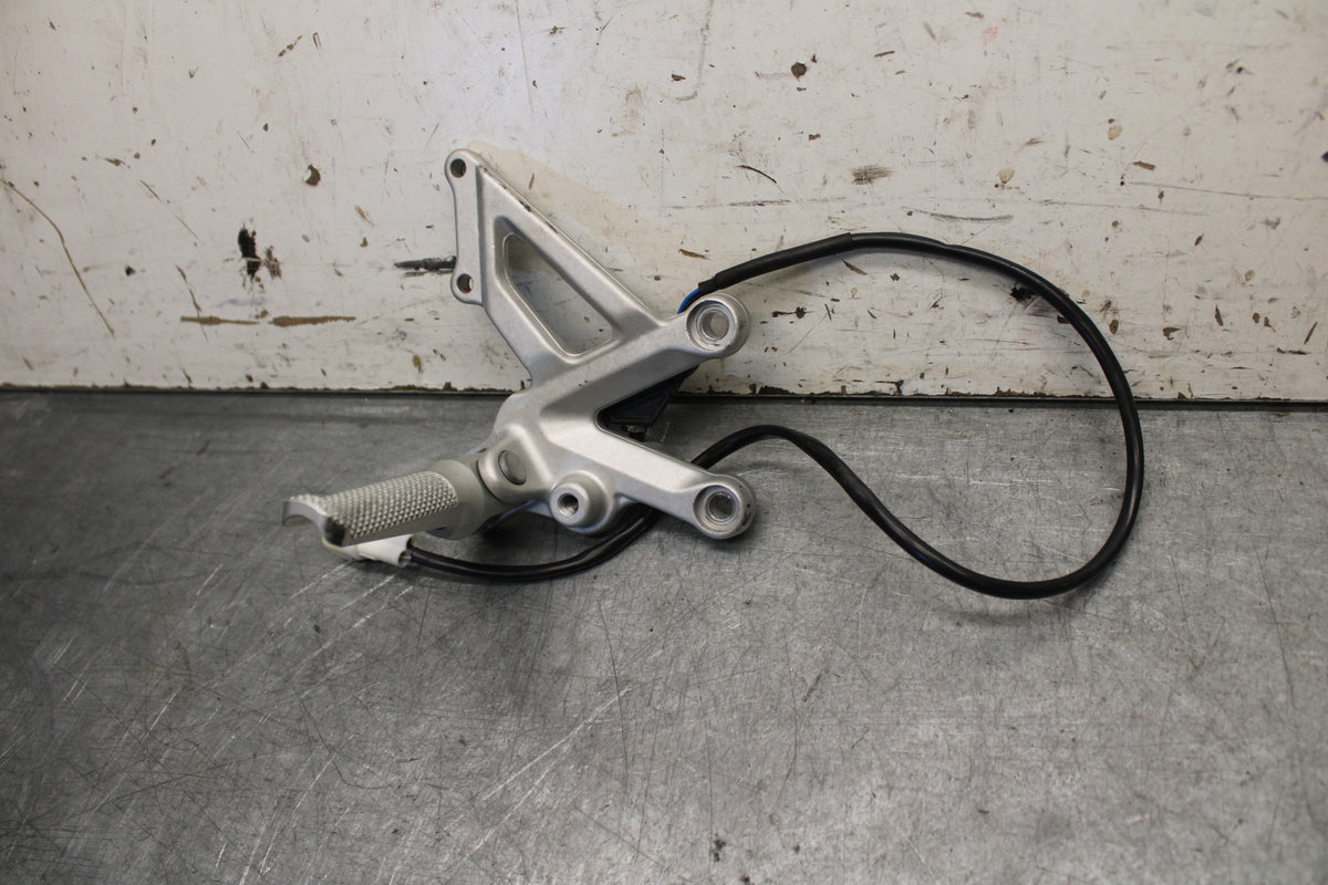 21-24 APRILIA RSV4 RIGHT REARSET REAR SET DRIVER FOOT PEG REST STOP BB668