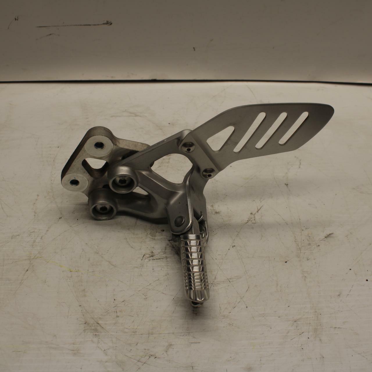 08-09 SUZUKI GSXR600 LEFT REARSET REAR SET DRIVER FOOT PEG BRACKET MOUNT BB262