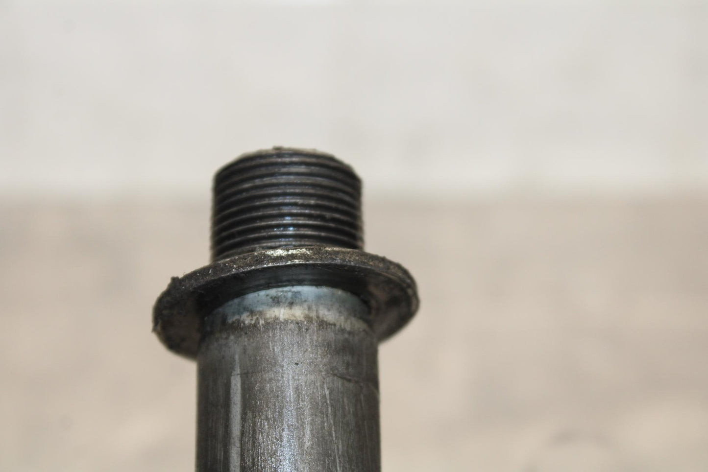 2007 Honda CBR600RR REAR AXLE BACK WHEEL RIM PIVOT BOLT AXEL 42301-MEE-D00 BB596