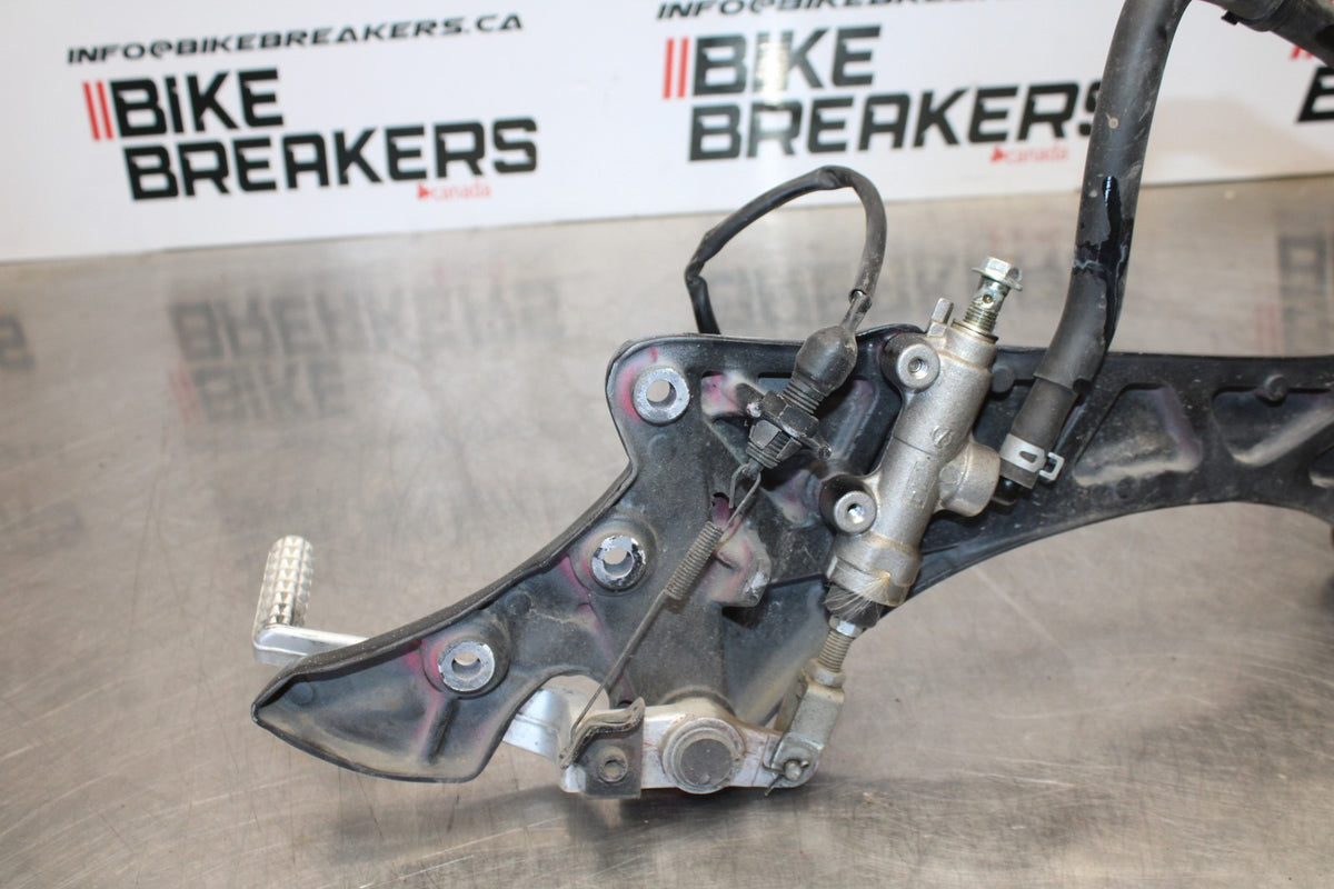 10 SUZUKI SV650 RIGHT REARSET REAR SET DRIVER FOOT PEG REST STOP BB181