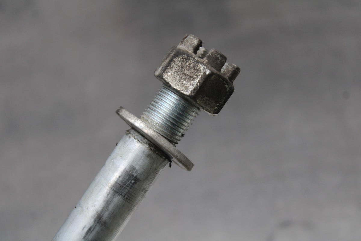 07 KAWASAKI NINJA 650 EX650 REAR AXLE BACK WHEEL RIM PIVOT BOLT AXEL BB844