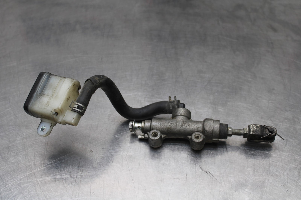 06-07 SUZUKI GSXR600 REAR BACK BRAKE MASTER CYLINDER W RESERVOIR BB836