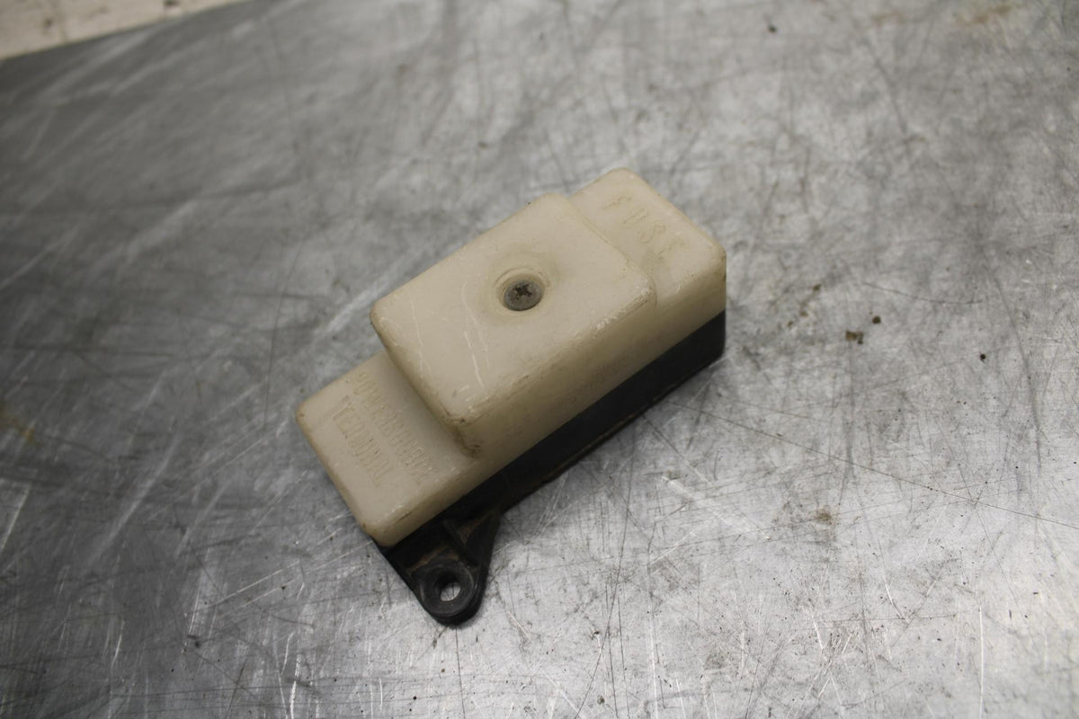 91-92 SUZUKI GSXR750 M  RELAY ASSEMBLY FUSE BOX BB493