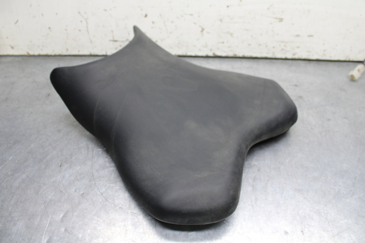 06-07 YAMAHA YZF R6 FRONT DRIVERS SEAT PAD SADDLE PILLION BB742