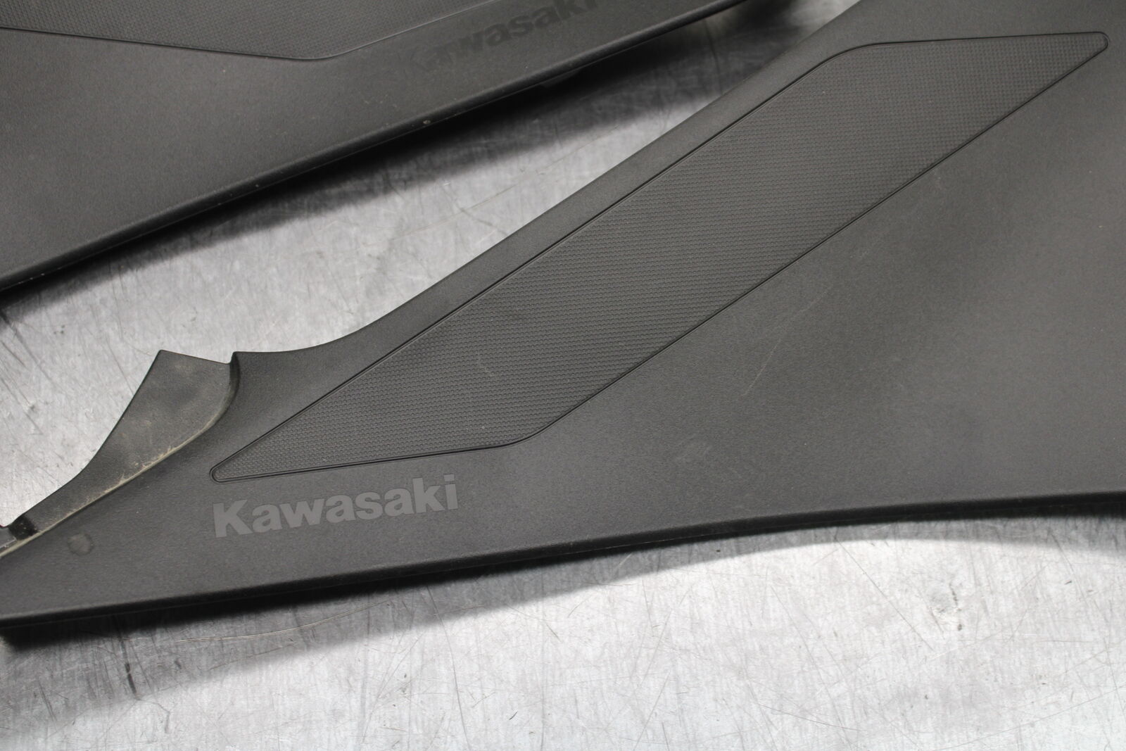 18-23 KAWASAKI NINJA 400 EX400 ABS RIGHT LEFT SIDE SEAT PANELS TRIMS COWLS BB747