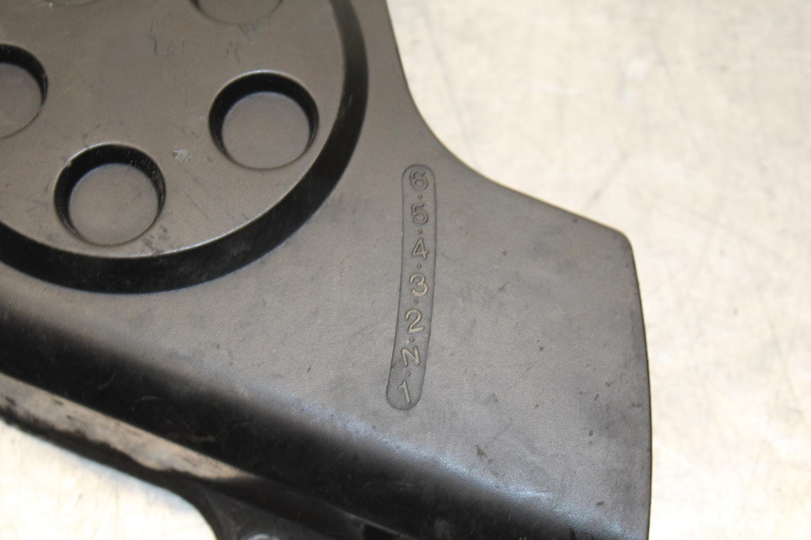1999 Honda CBR600F4 ENGINE SPROCKET COVER 11350-MBW-000 BB70