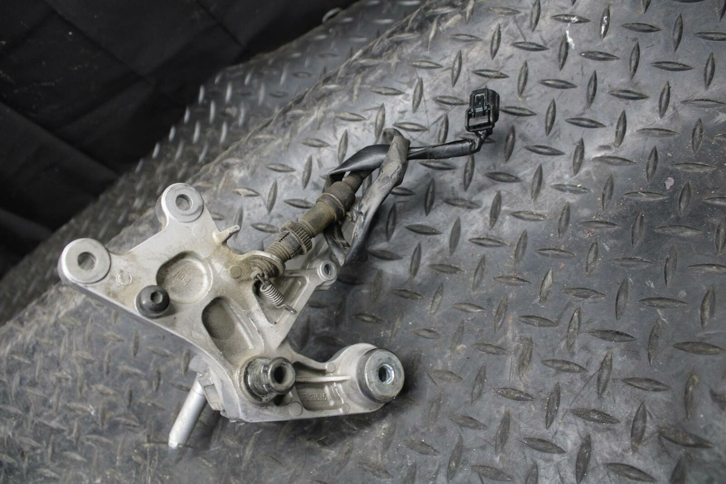 10-11 HONDA CBR1000RR RIGHT REARSET REAR SET DRIVER FOOT PEG REST STOP BB228