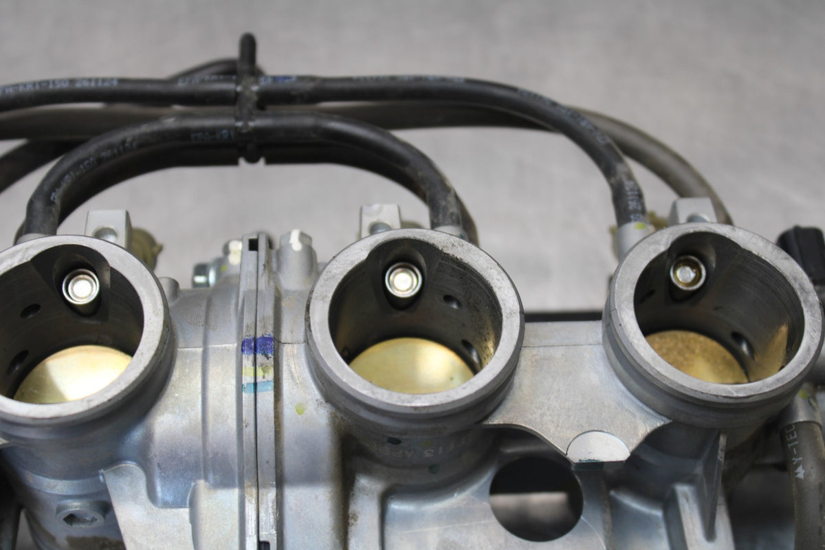 23-26 KAWASAKI NINJA ZX4RR MAIN FUEL INJECTORS / THROTTLE BODIES BB872