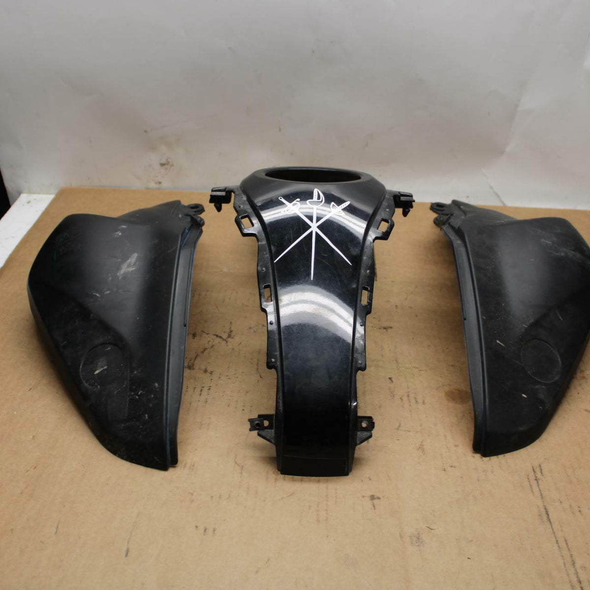 15-17 YAMAHA YZF R3 GAS TANK FUEL CELL COVER FAIRING COWL BB380