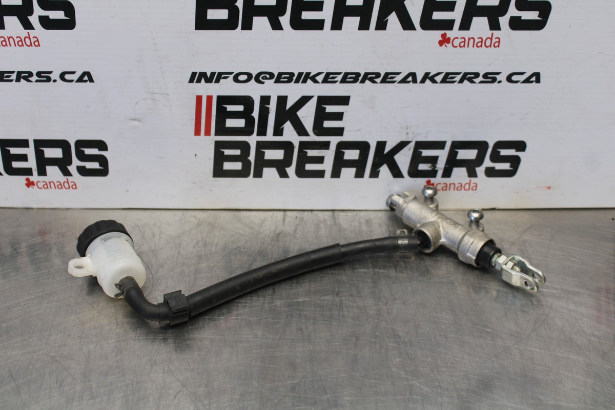 22 KAWASAKI NINJA 1000SX REAR BACK BRAKE MASTER CYLINDER W RESERVOIR BB780