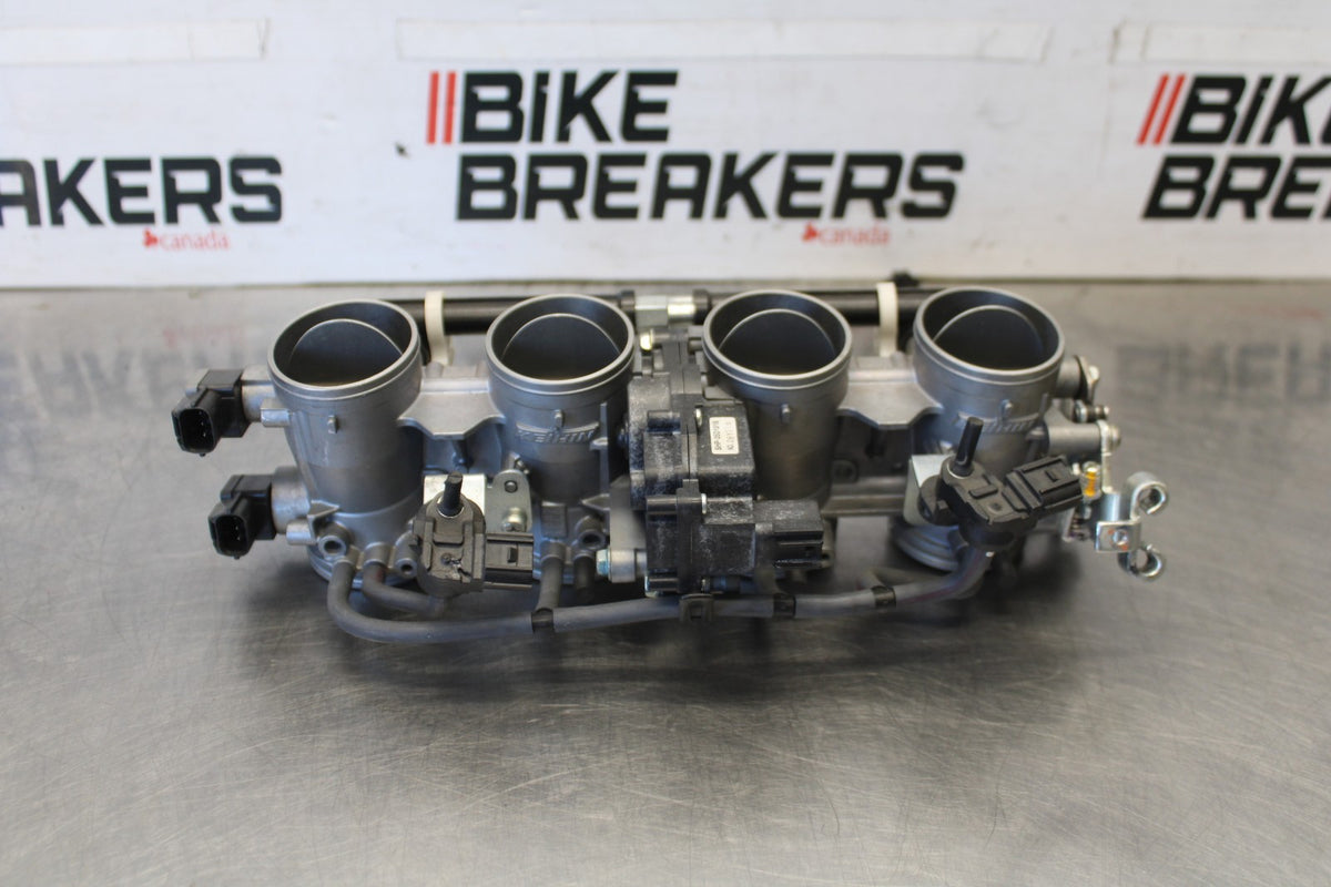 20-22 KAWASAKI NINJA ZX6R MAIN FUEL INJECTORS / THROTTLE BODIES BB884-B