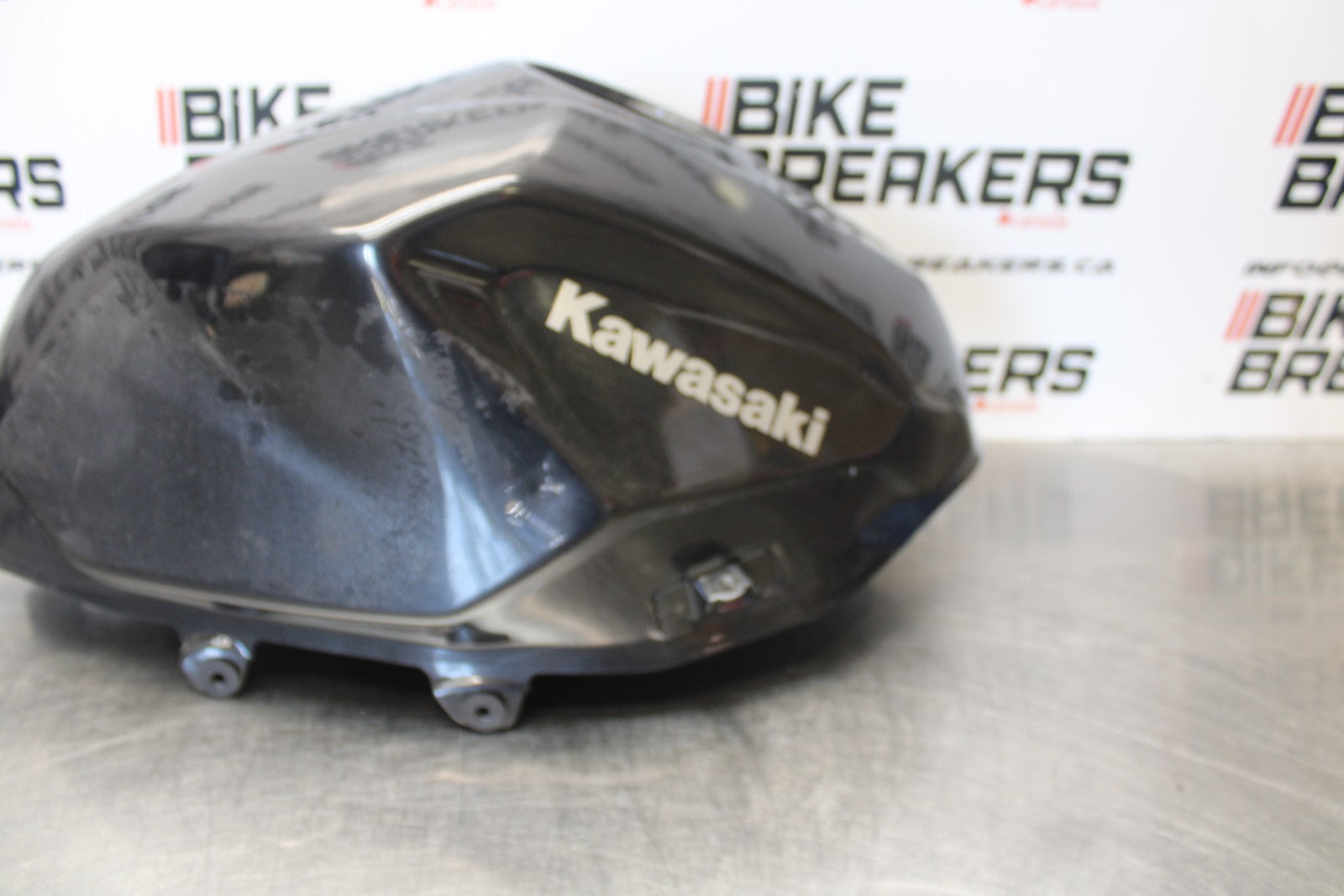 18-23 KAWASAKI NINJA 400 EX400 ABS GAS TANK FUEL CELL PETROL RESERVOIR BB192