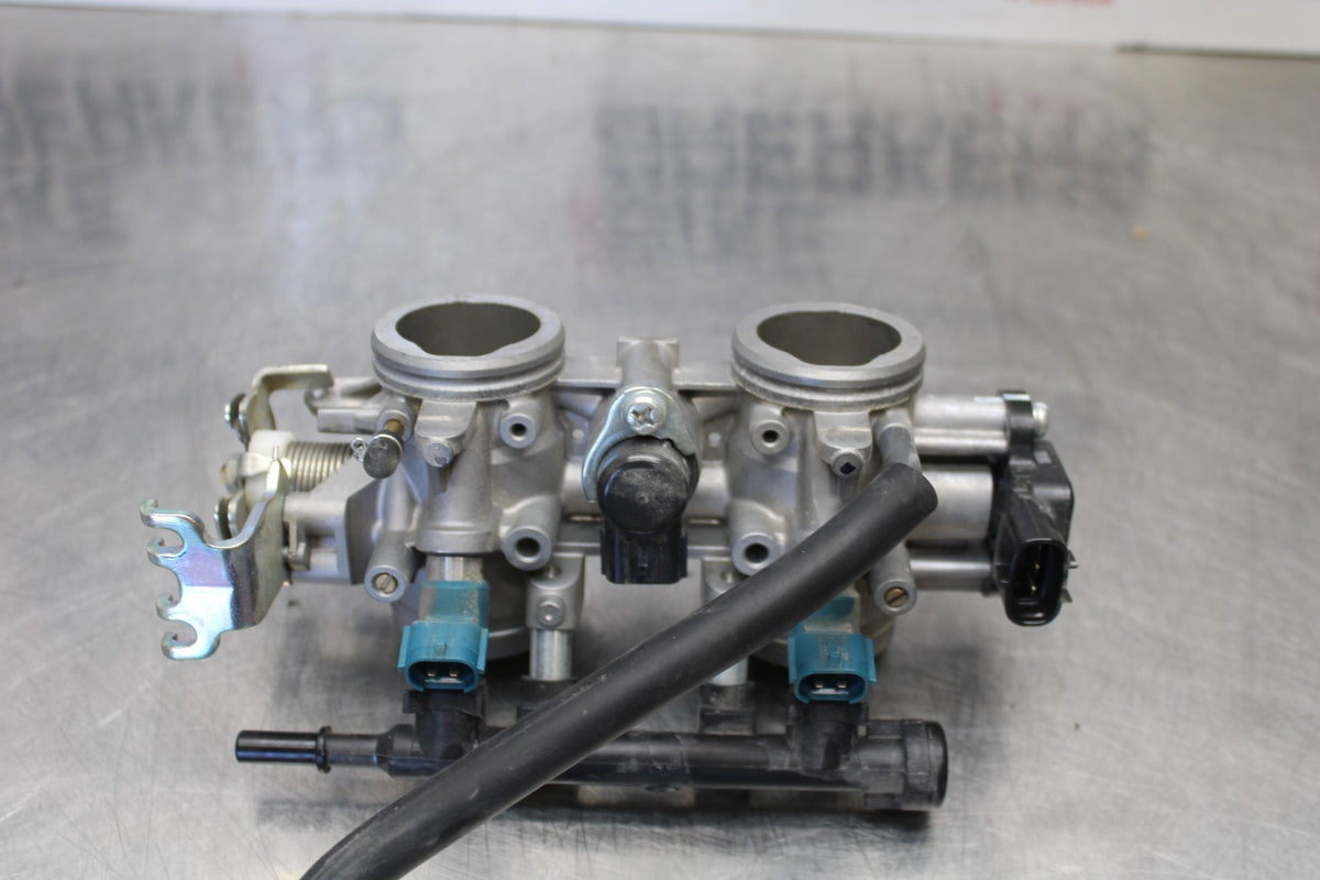 22-25 YAMAHA YZF R7 MAIN FUEL INJECTORS / THROTTLE BODIES BB182