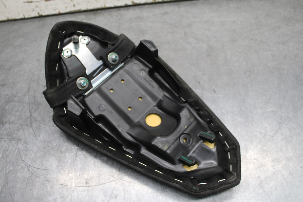 19-22 KAWASAKI Z400 REAR BACK PASSENGER TANDEM SEAT PAD SADDLE PILLION BB738