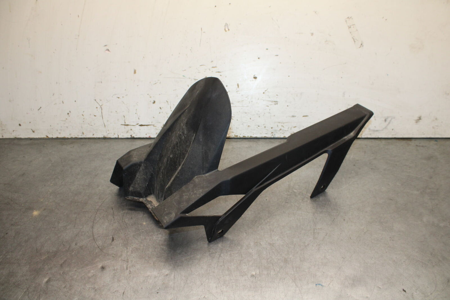 18-23 KAWASAKI NINJA 400 EX400 ABS REAR BACK CHAIN GUARD COVER SHIELD BB747 