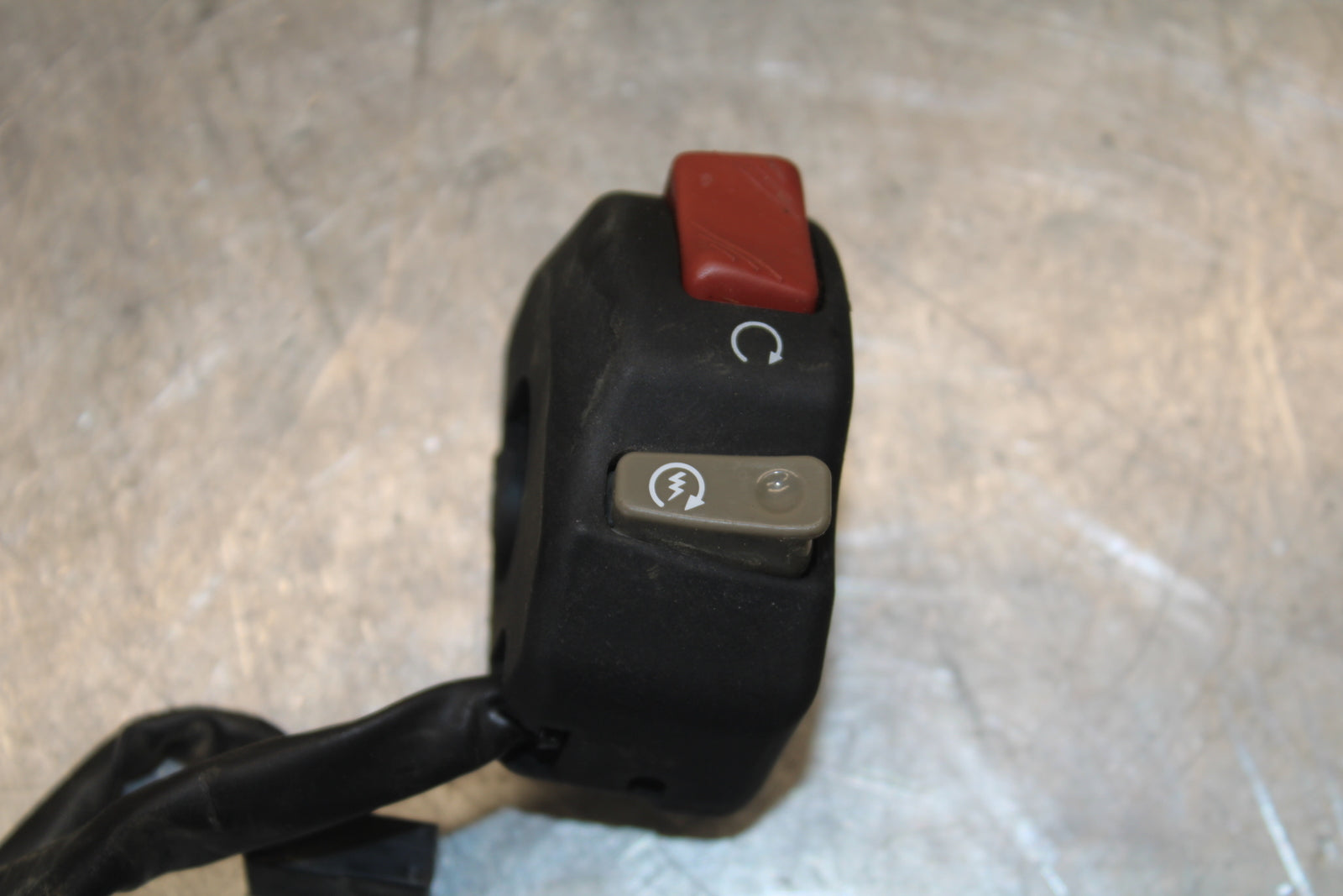 19-23 KAWASAKI NINJA ZX6R RIGHT CLIP ON HANDLE KILL OFF START SWITCH  BB701