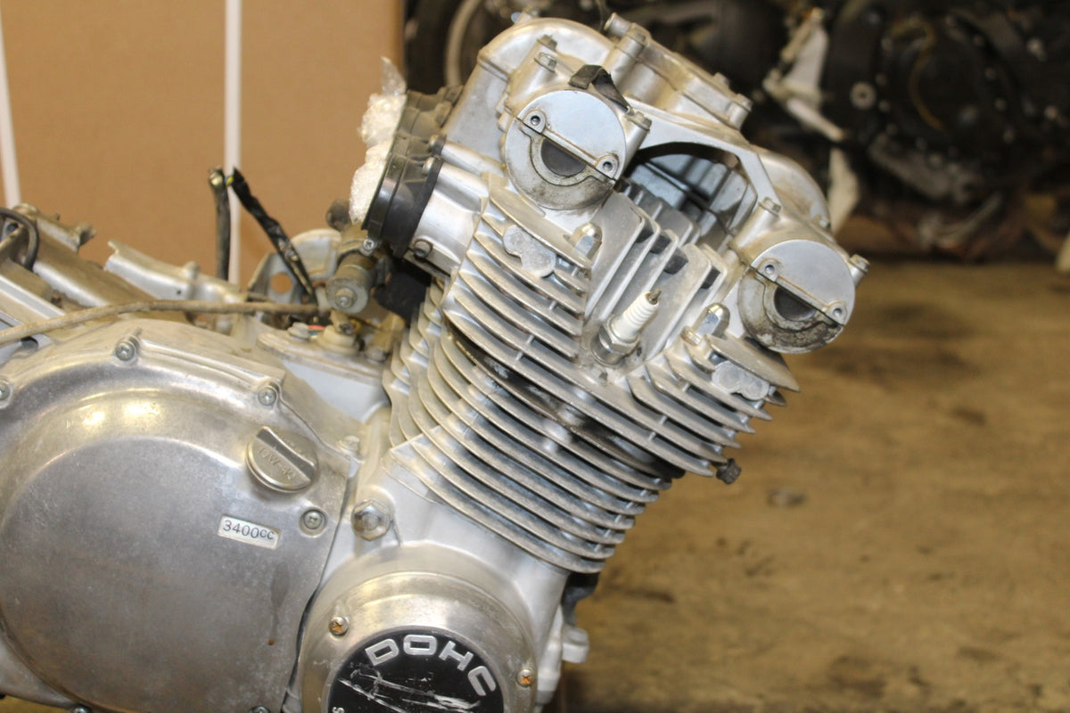 77 SUZUKI GS750 ENGINE MOTOR BB779