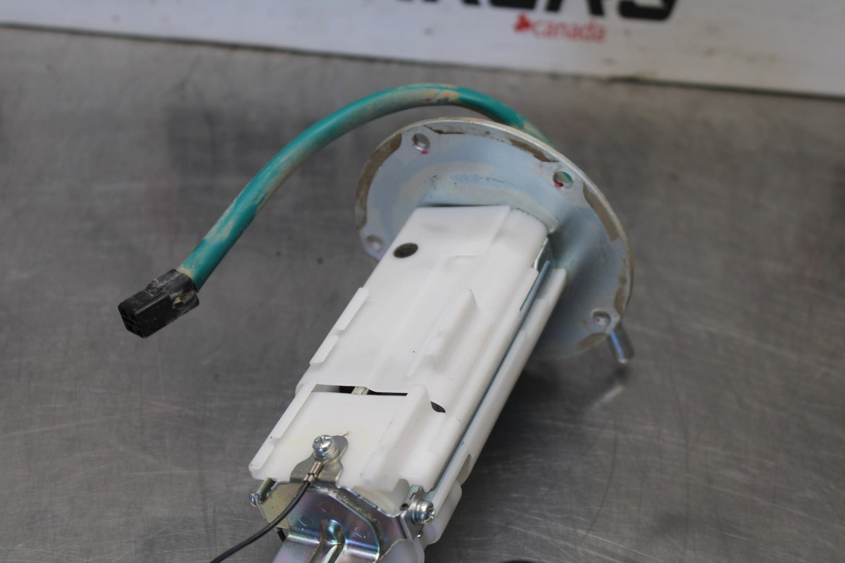 24 KAWASAKI NINJA ZX6R ZX636 ABS 40TH ANNIVERSARY FUEL PUMP GAS PETROL BB911