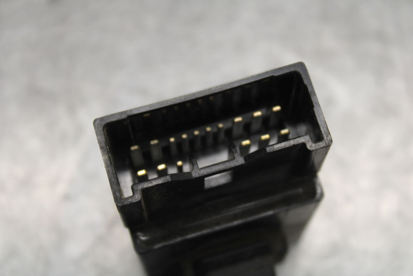 04-06 YAMAHA YZF R1 RELAY ASSEMBLY FUSE BOX BB659