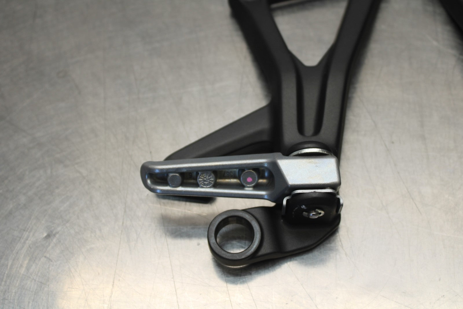 24-25 KAWASAKI NINJA ZX4R REAR BACK PASSENGER PEG SET PAIR BB610