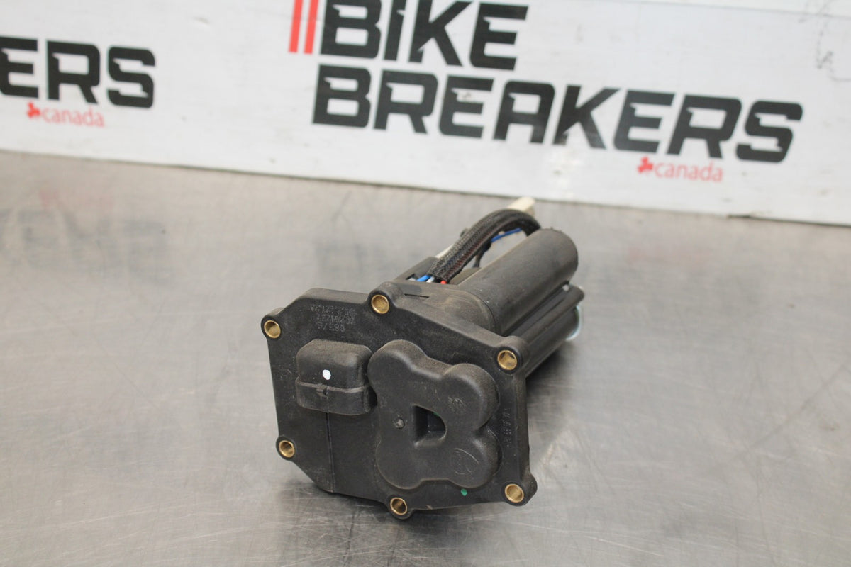 16 DUCATI 959 PANIGALE FUEL PUMP GAS PETROL SENDER UNIT BB912