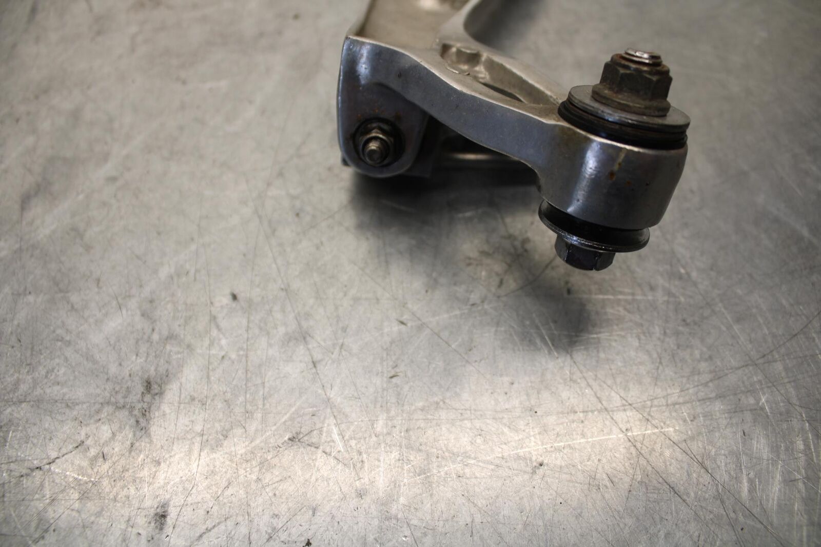 2001 Yamaha YZF R6 RIGHT REAR BACK PASSENGER PEG 5EB-27440-00-00 BB68