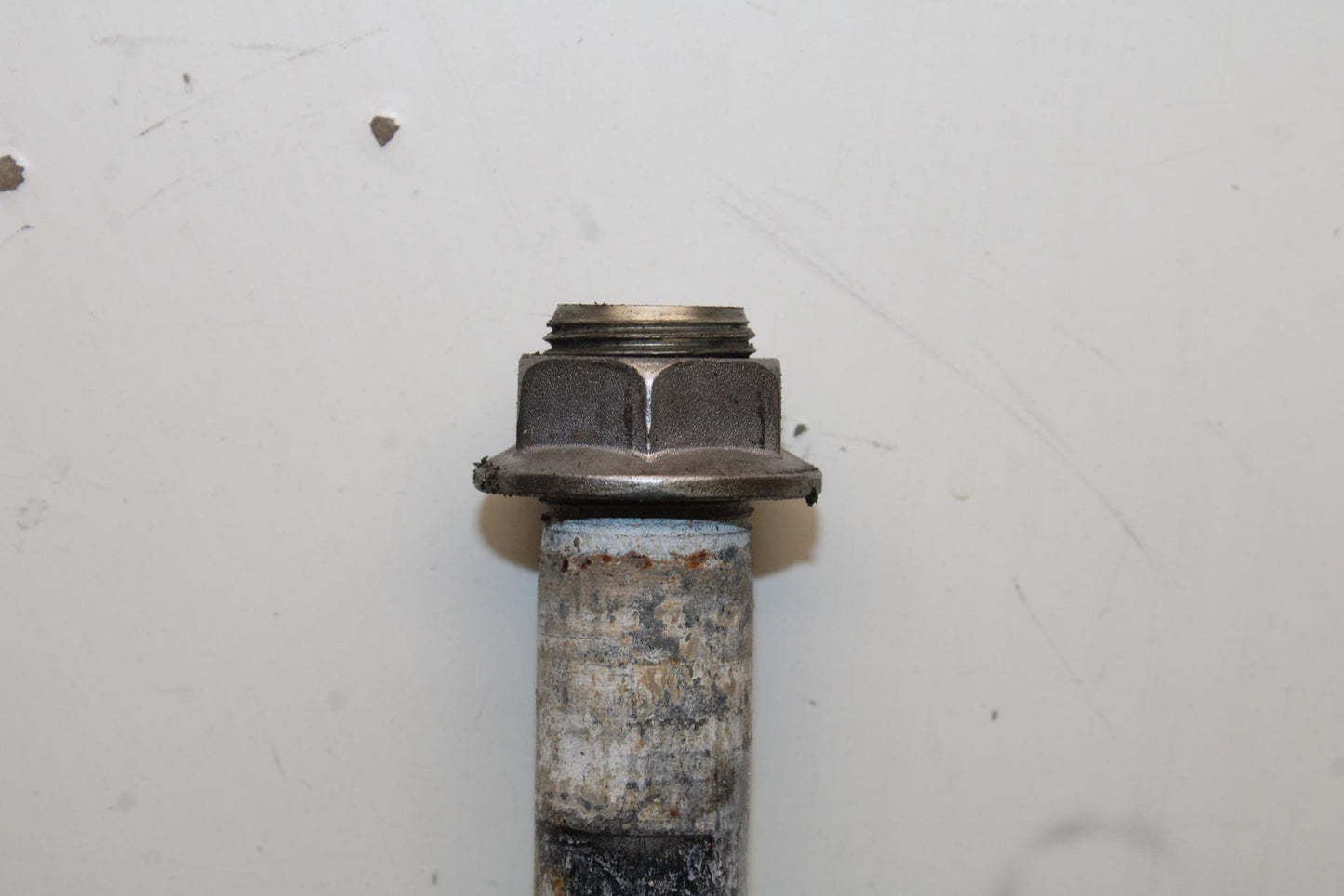 09-12 KAWASAKI NINJA ZX6R REAR BACK SWINGARM BOLT SUSPENSION PIVOT AXLE BB617