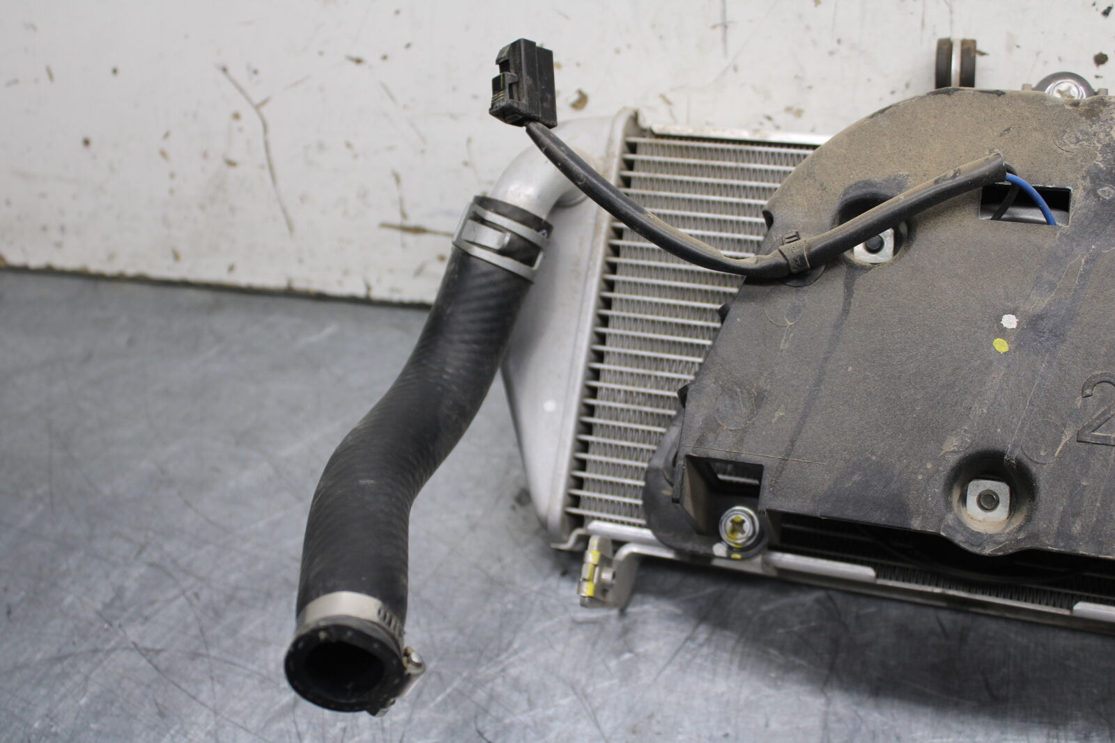 19-24 YAMAHA R3 ENGINE RADIATOR MOTOR COOLER COOLING RADIATER/ W FAN BB736