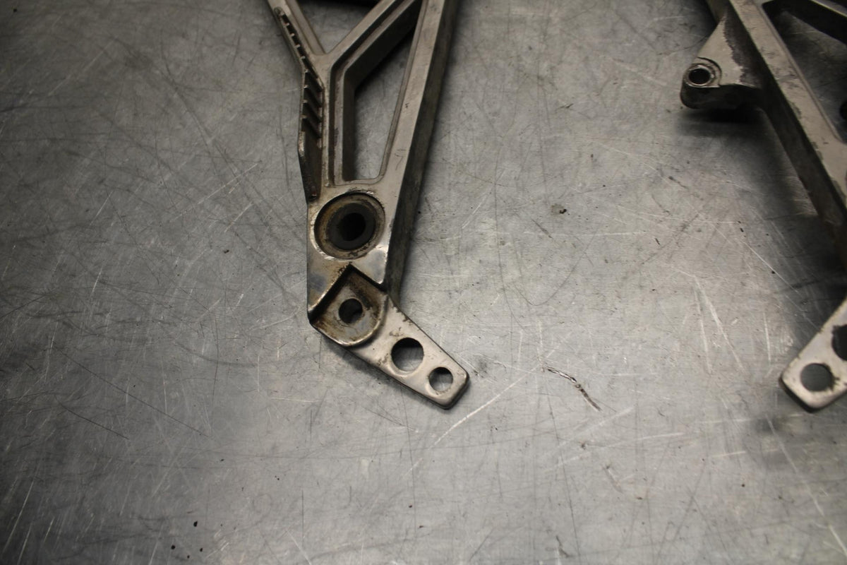 84-85 YAMAHA FJ1100 LEFT RIGHT REARSET REAR SET DRIVER PEG BRACKETS MOUNTS BB29