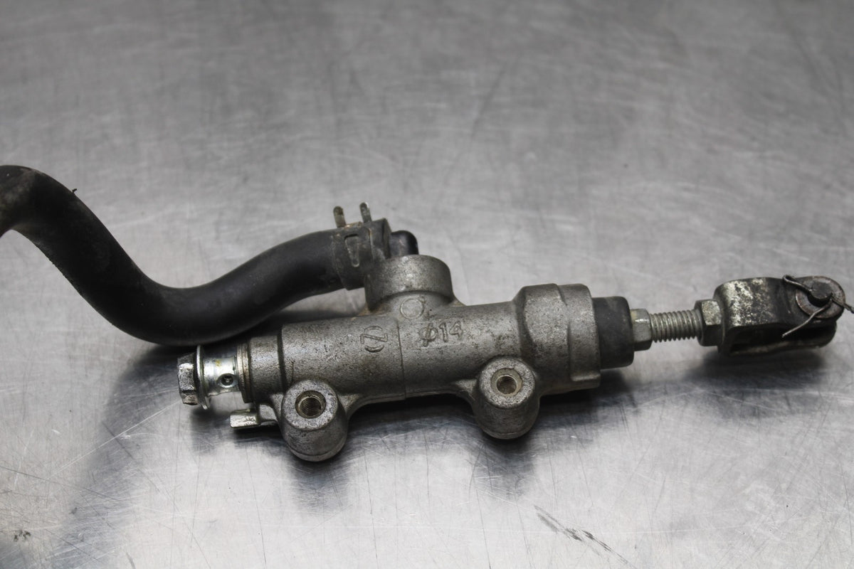 06-07 SUZUKI GSXR600 REAR BACK BRAKE MASTER CYLINDER W RESERVOIR BB836