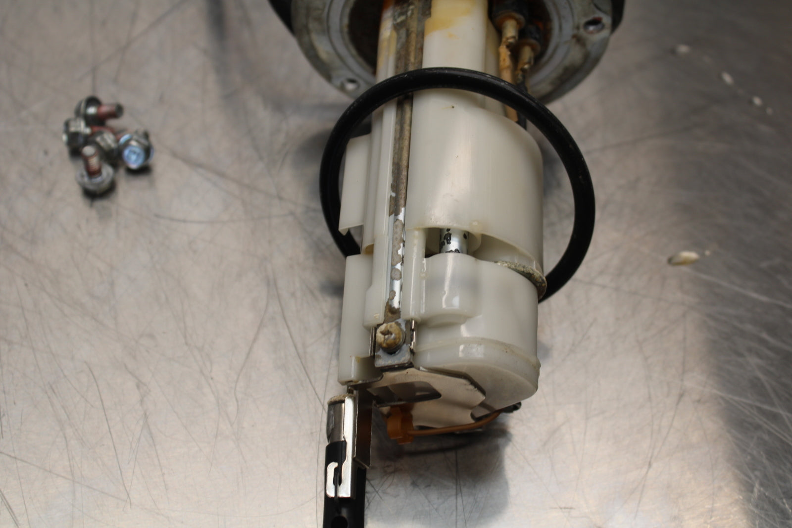 13-18 KAWASAKI NINJA ZX6R FUEL PUMP GAS PETROL SENDER UNIT BB143