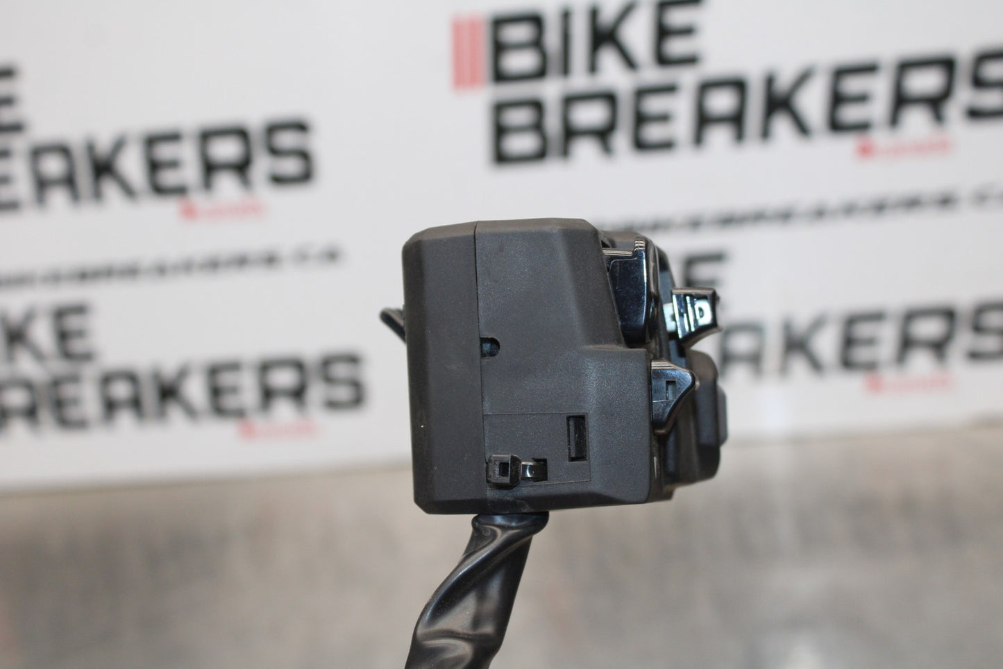 21-23 KAWASAKI NINJA ZX6R LEFT CLIP ON HANDLE HORN SIGNALS SWITCH SWITCHES BB179