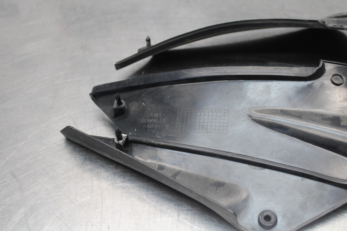 05-06 KAWASAKI NINJA ZX6R RIGHT LEFT GAS FUEL TANK PANELS COVERS TRIM COWL BB877