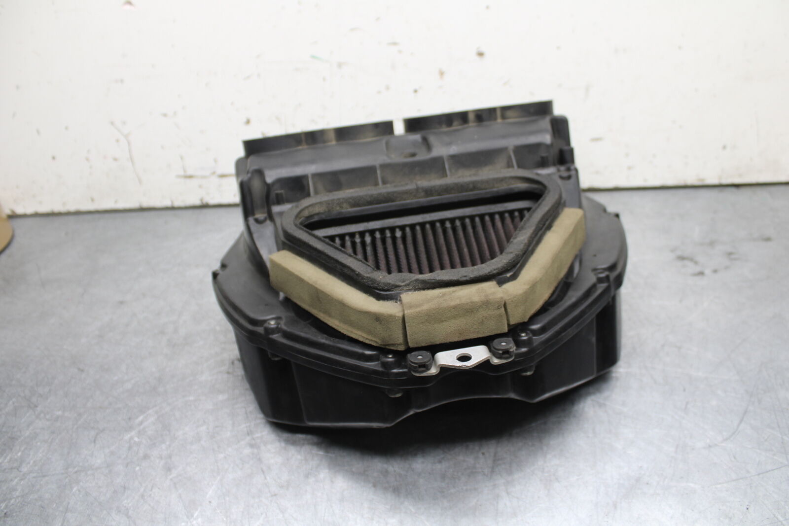 06 YAMAHA YZF R6 AIRBOX AIR INTAKE FILTER BOX BB716