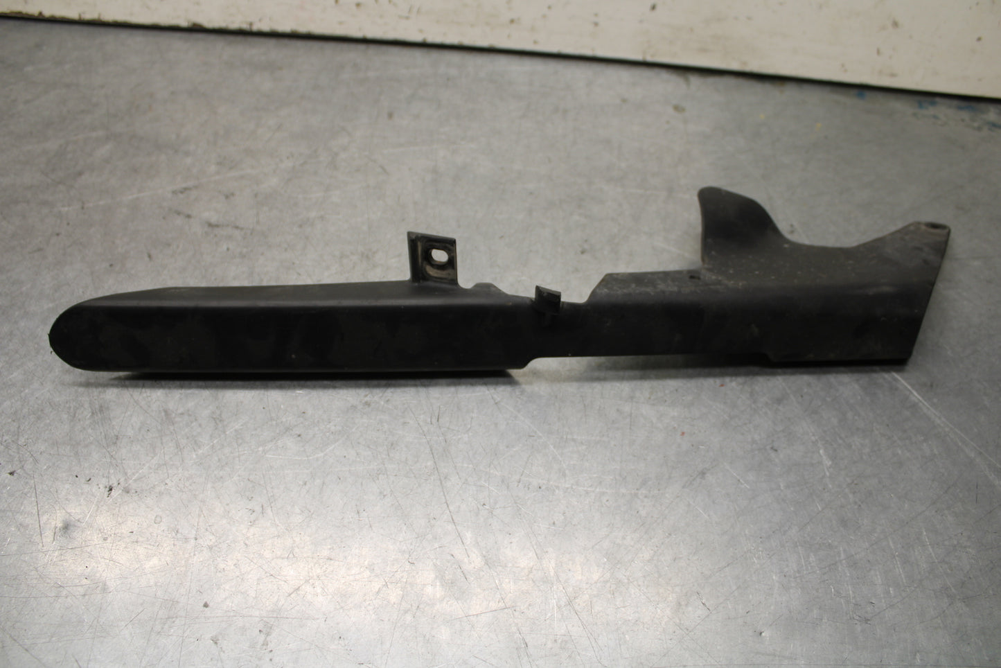 16 KAWASAKI NINJA ZX10R REAR BACK DRIVE CHAIN GUARD SHIELD 36014-0062  BB650