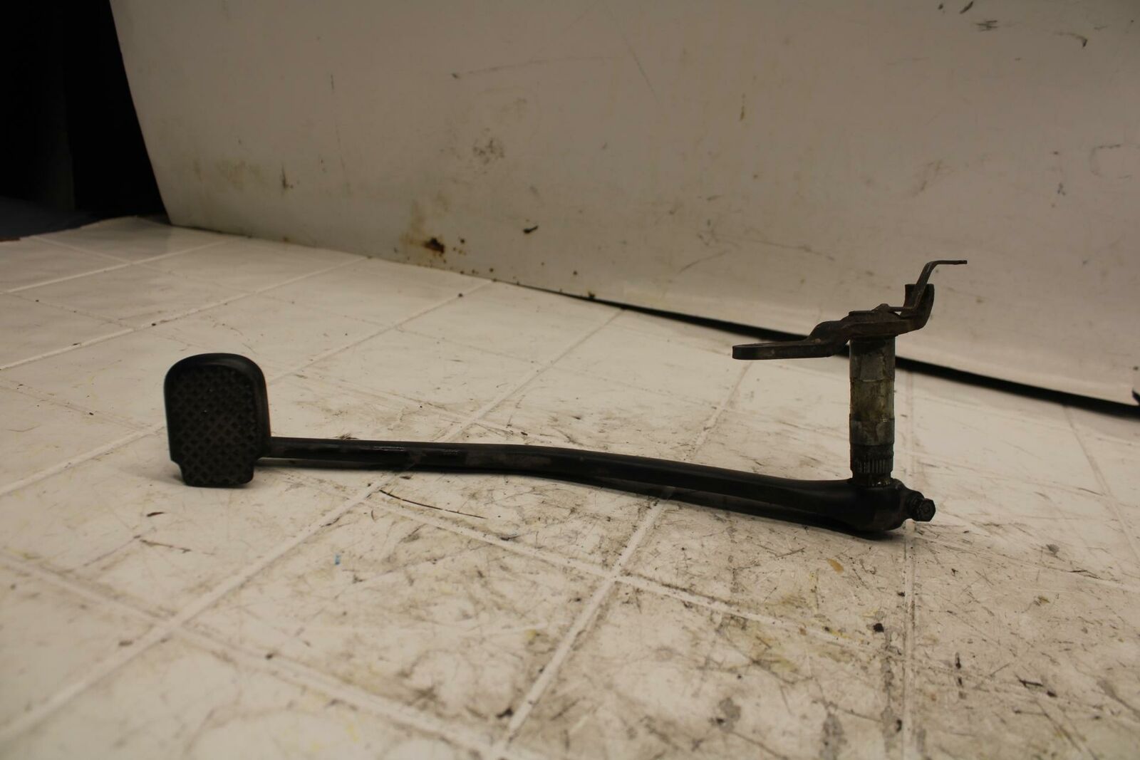 79-81 YAMAHA XS1100S RIGHT REARSET BRAKE FOOT PEDAL BB401
