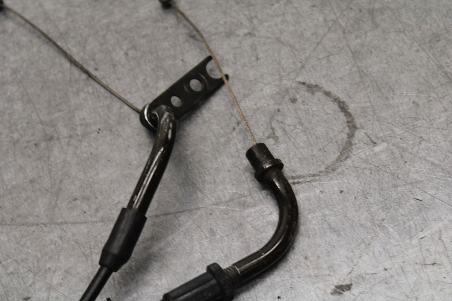 05-06 SUZUKI GSXR1000 THROTTLE CABLES LINES 58300-41G00 58300-41G10 BB677