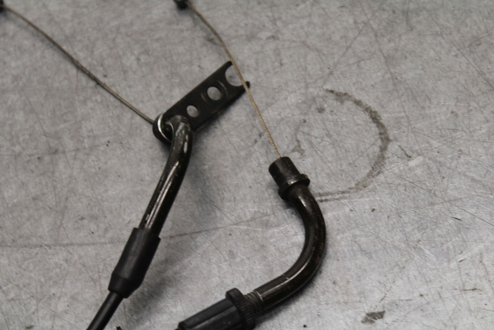 05-06 SUZUKI GSXR1000 THROTTLE CABLES LINES 58300-41G00 58300-41G10 BB677