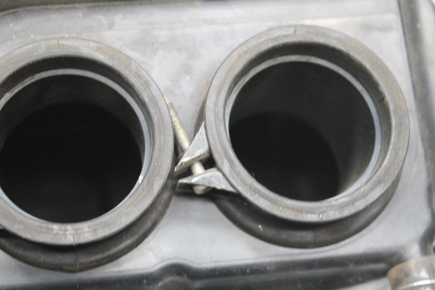 08-10 SUZUKI GSXR 600/750  AIRBOX AIR INTAKE FILTER BOX BB636