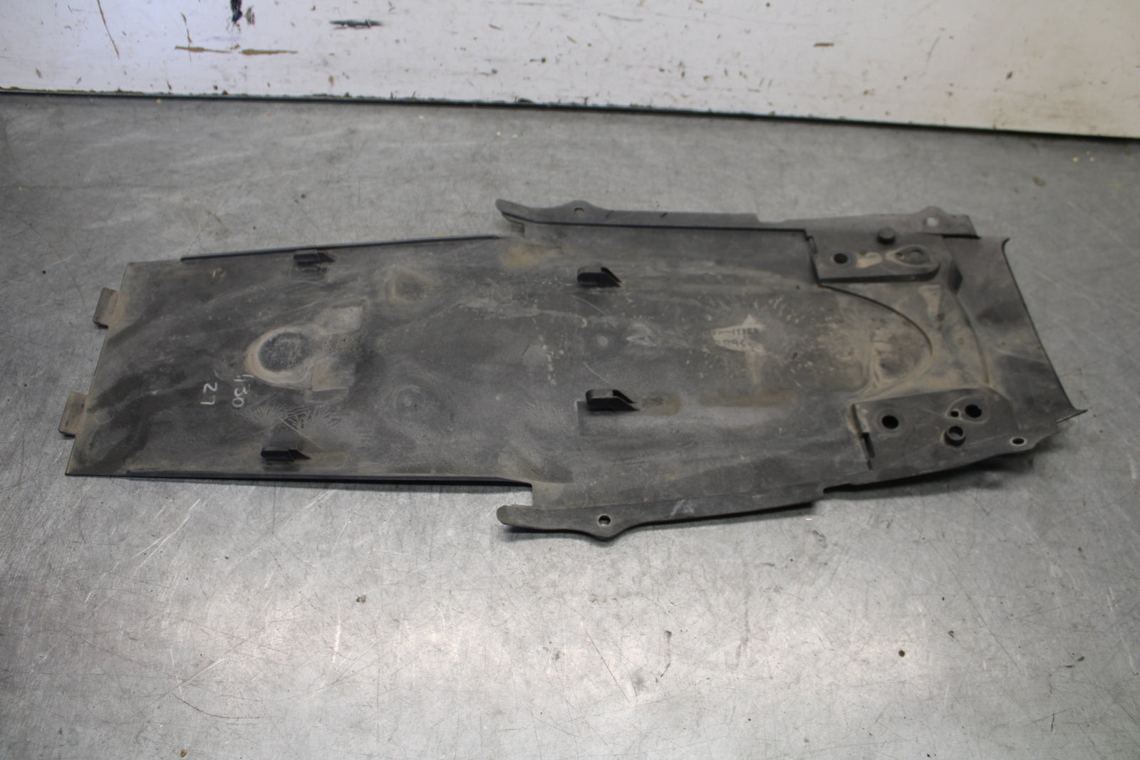 05-06 SUZUKI GSXR1000 REAR BACK TAIL UNDERTAIL FAIRING COWL FENDER BB663