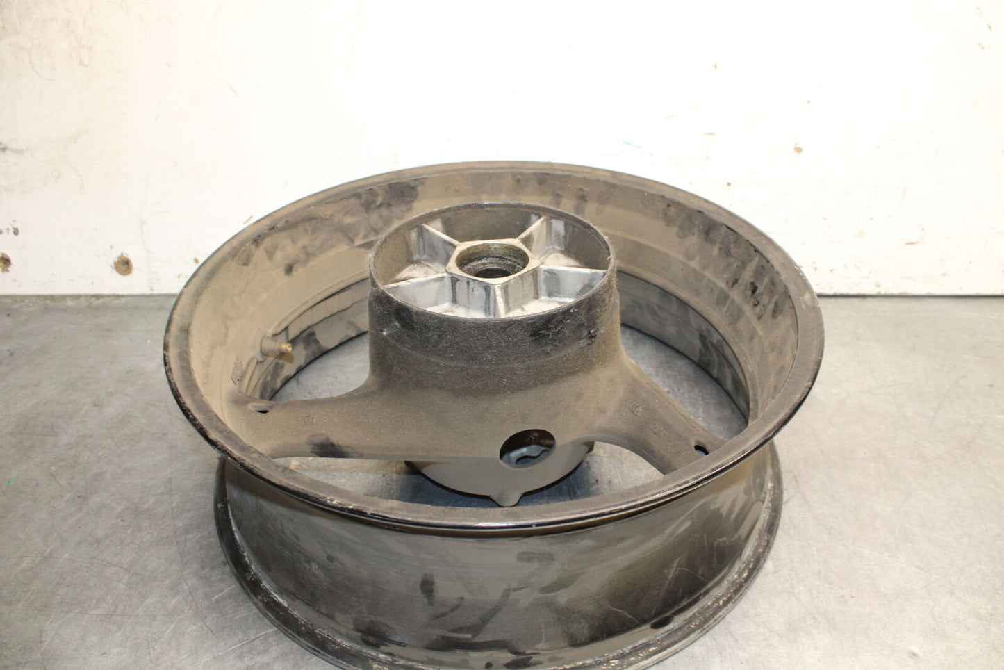 06-07 SUZUKI BANDIT 1200S ABS REAR WHEEL BACK RIM BB50