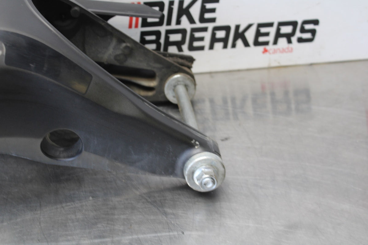 15-17 YAMAHA FJ09 REAR SWINGARM BACK SUSPENSION SWING ARM BB906