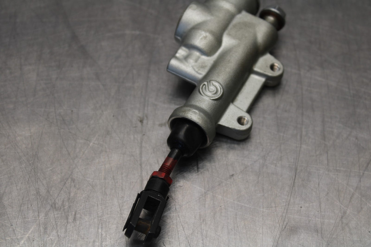 16 APRILIA TUONO V4 1100 REAR BACK BRAKE MASTER CYLINDER BB905