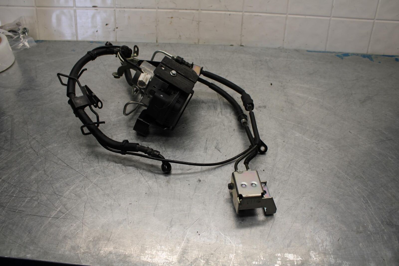 17-18 YAMAHA YZF R3 ABS PUMP UNIT MODULE W HOSES  BB438