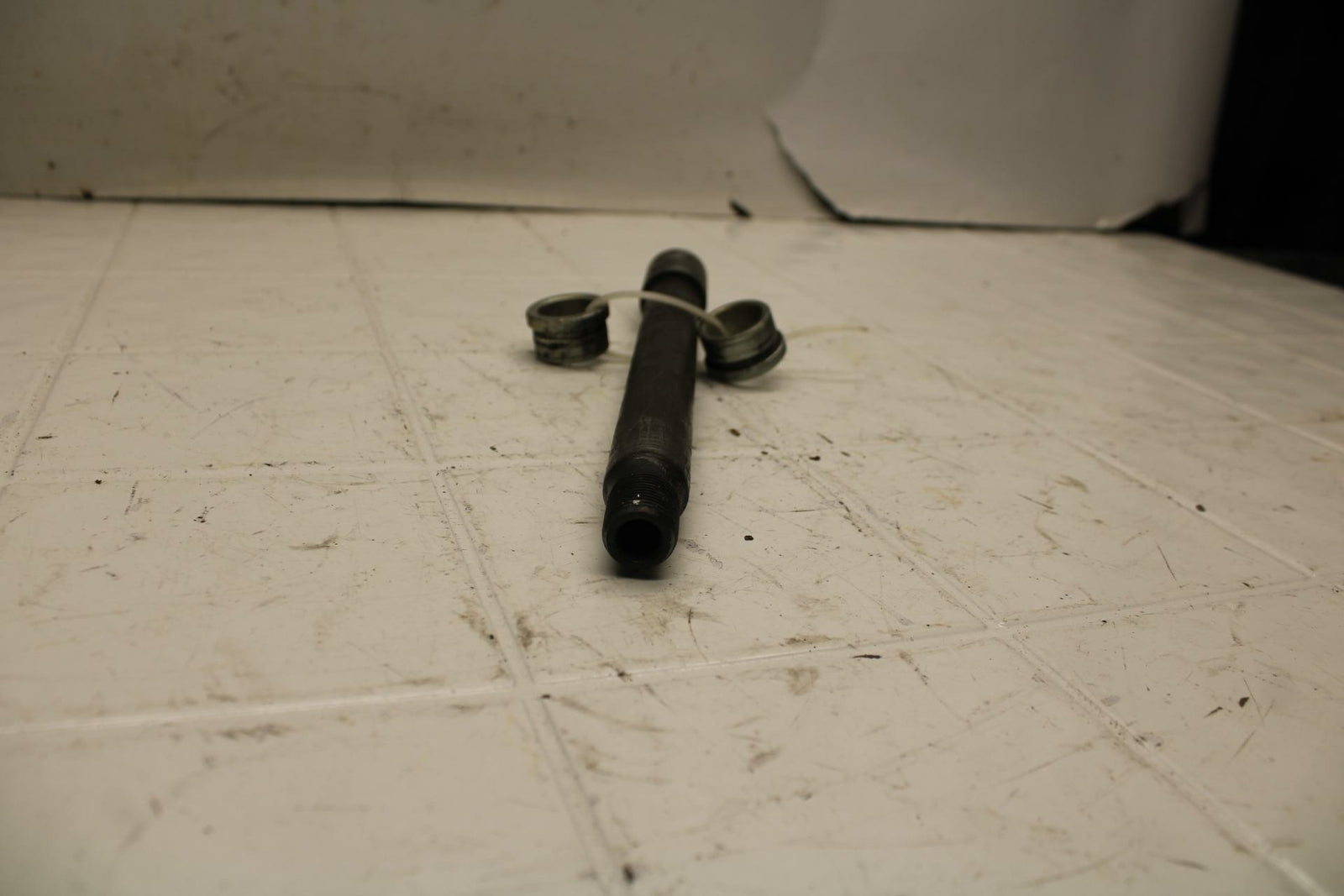 01-05 YAMAHA FZS1000 FRONT WHEEL RIM AXLE PIVOT BOLT BB10