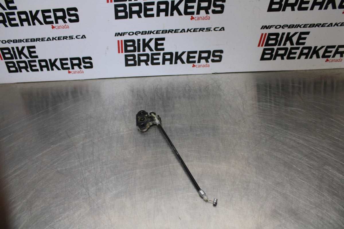24-25 KAWASAKI NINJA ZX4R REAR PASSENGER SEAT LATCH LOCK ASSEMBLY BB174
